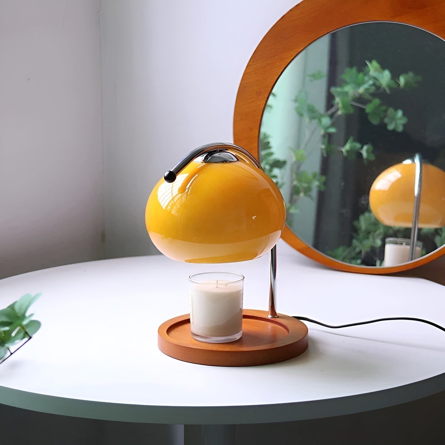 Candlegleam - dæmpbar lysvarmer i metalglas med retro-charme